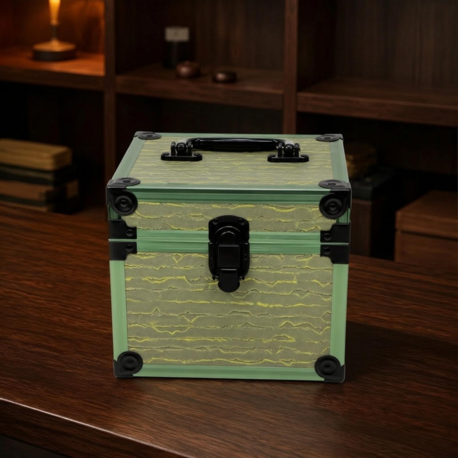 Storage - กล่องเก็บการ์ดแบบมีช่องแบ่ง ป้องกันการ์ดในกล่องแข็งด้วยโฟมด้านใน พกพาสะดวก ล็อคได้